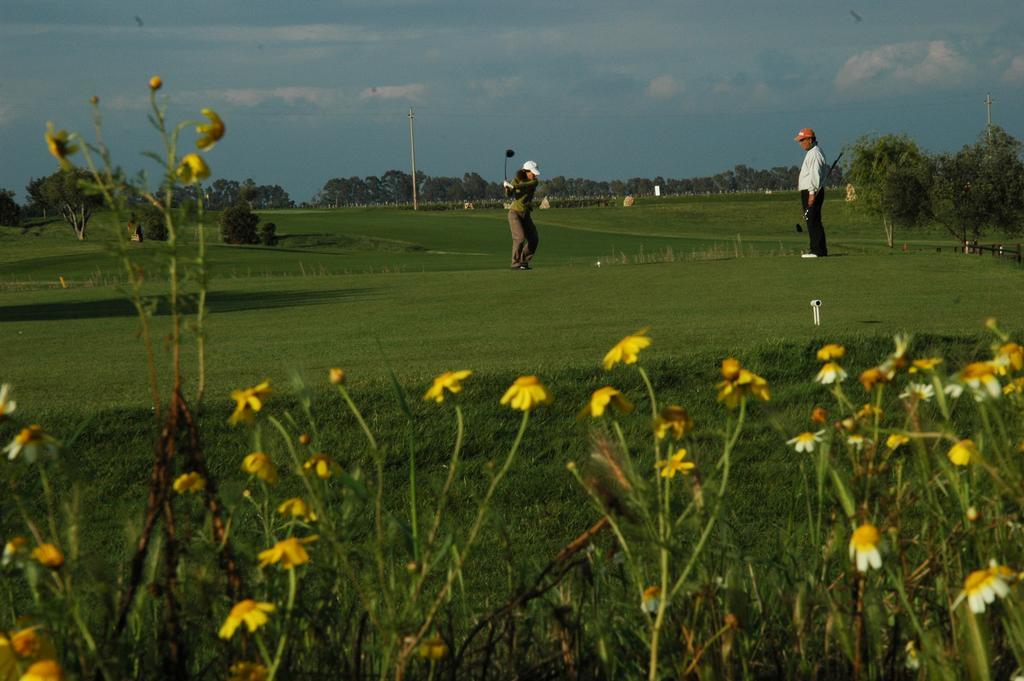 Гостевой дом Golf Club Метапонто Экстерьер фото